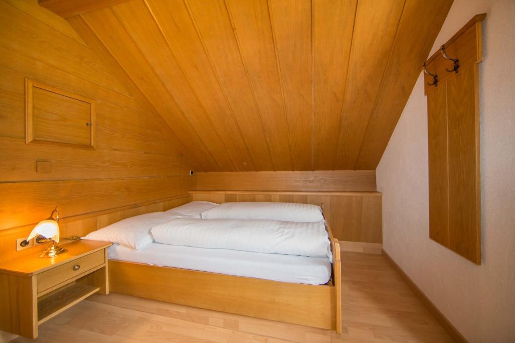 Apartment Steinbock room 2