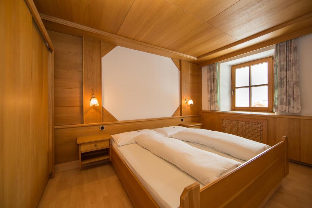 Apartment Steinbock room 4